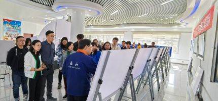 北山王駒為記者講解 北山王駒為記者講解